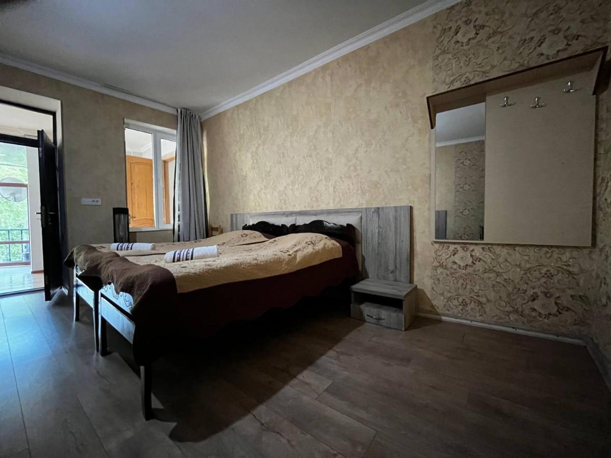 Guesthouse Data Местія Екстер'єр фото