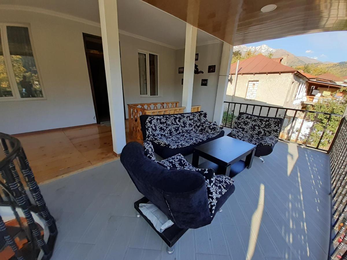 Guesthouse Data Местія Екстер'єр фото